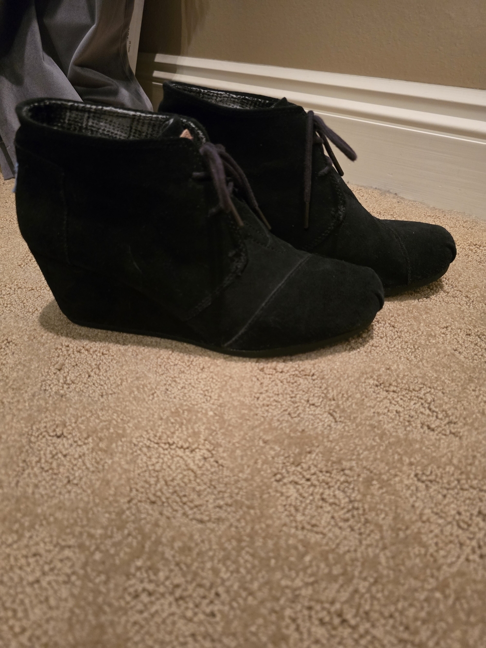 Toms Black Suede Lace-Up Wedge Booties Size 9.5